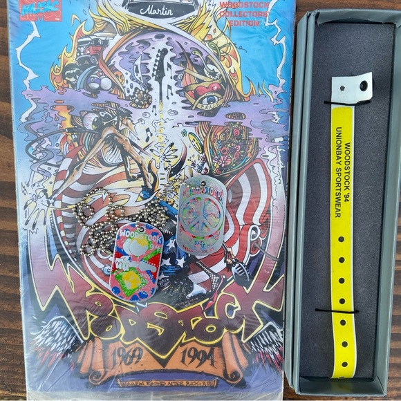 All Like New - 1994 Woodstock - Collectable Dog Tags, Arm Band and Comic Book - Picture 11 of 15